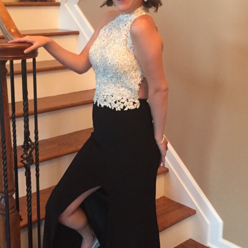 FANTASTIC PRICE!! Camille La Vie Boutique New Formal Dress - Picture 2 of 9